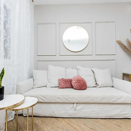 Beautiful In Center Apartament *