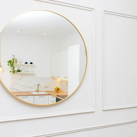 Beautiful In Center Apartament *