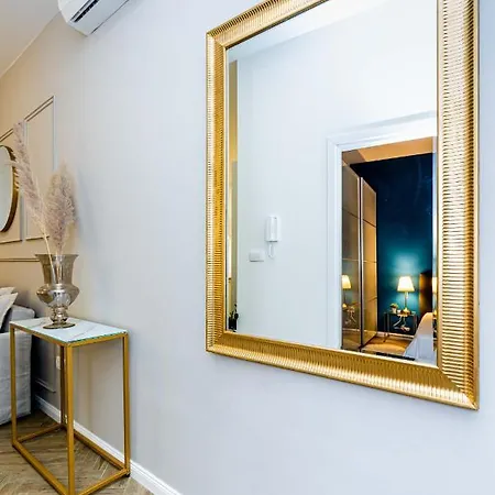 Beautiful In Center Split