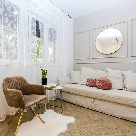 Beautiful In Center Split