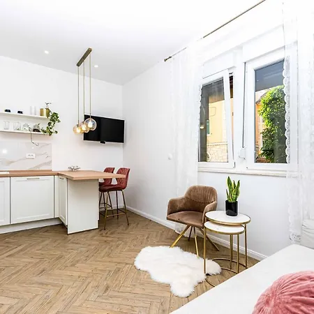 Beautiful In Center Appartement