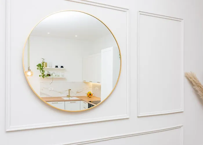 Beautiful In Center Apartment *