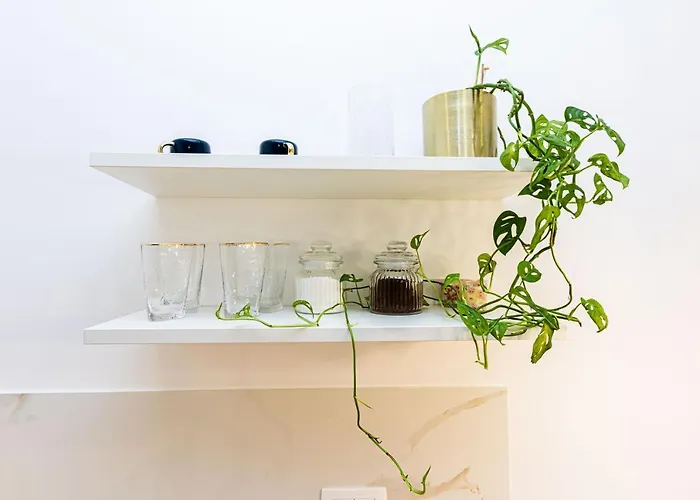 Beautiful In Center Apartment *